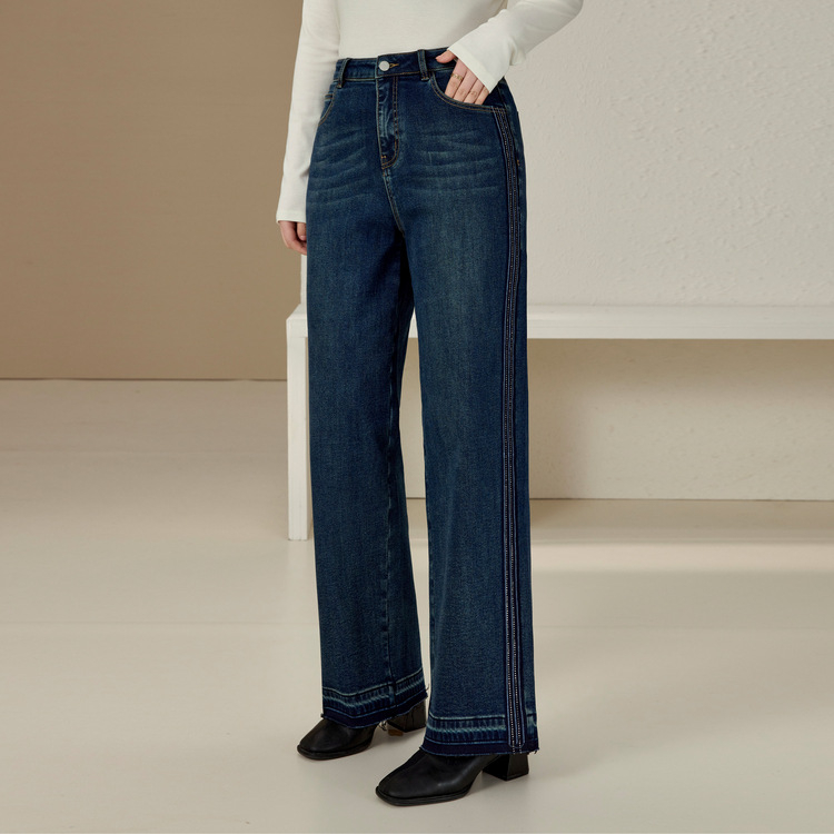 Plačios džinsinės kelnės su kutais ir šlifuota apdaila, aukštas juosmuo, retro tiesus kirpimas