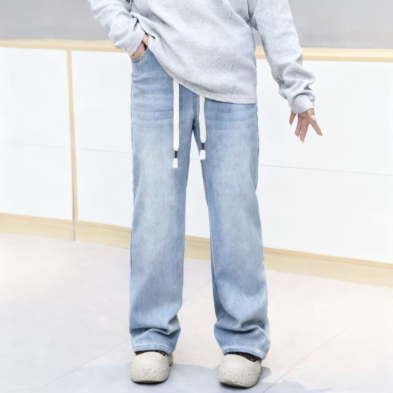 tiesių kirpimo džinsai su fliso įdaila, medvilnės-elastano mišinys, aukštas juosmuo, žiema 2025 (medvilnės-elastano mišinys; fliso įdaila; tiesus kirpimas; aukštas juosmuo; žiema 2025)