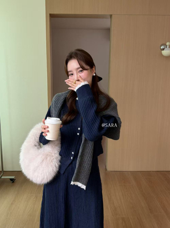 Kostim s suknjom i čipkastim puloverom, dugo suknja, reciklirani poliester, Zima 2025