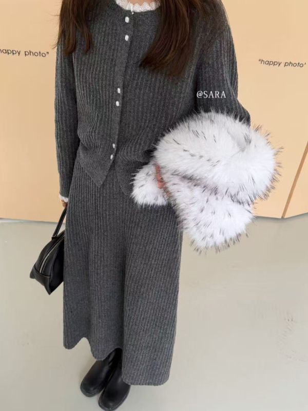 Kostim s suknjom i čipkastim puloverom, dugo suknja, reciklirani poliester, Zima 2025