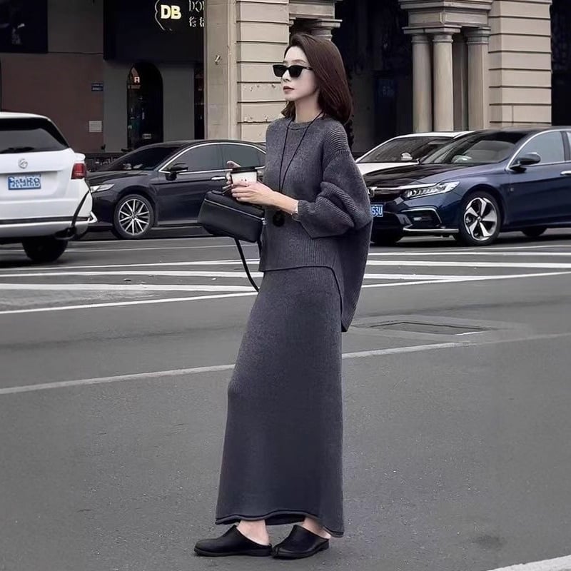 Korejski stil ženski casual pleteni komplet — elegantan kostim s puloverom i dugom suknjom, jednobojni uzorak, jesen 2025, Core Yarn tkanina, Spandex