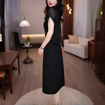 Дамски костюм с пола от две части: блуза с къс ръкав и рокля без ръкав, средна дължина полата, полиестер 95%+