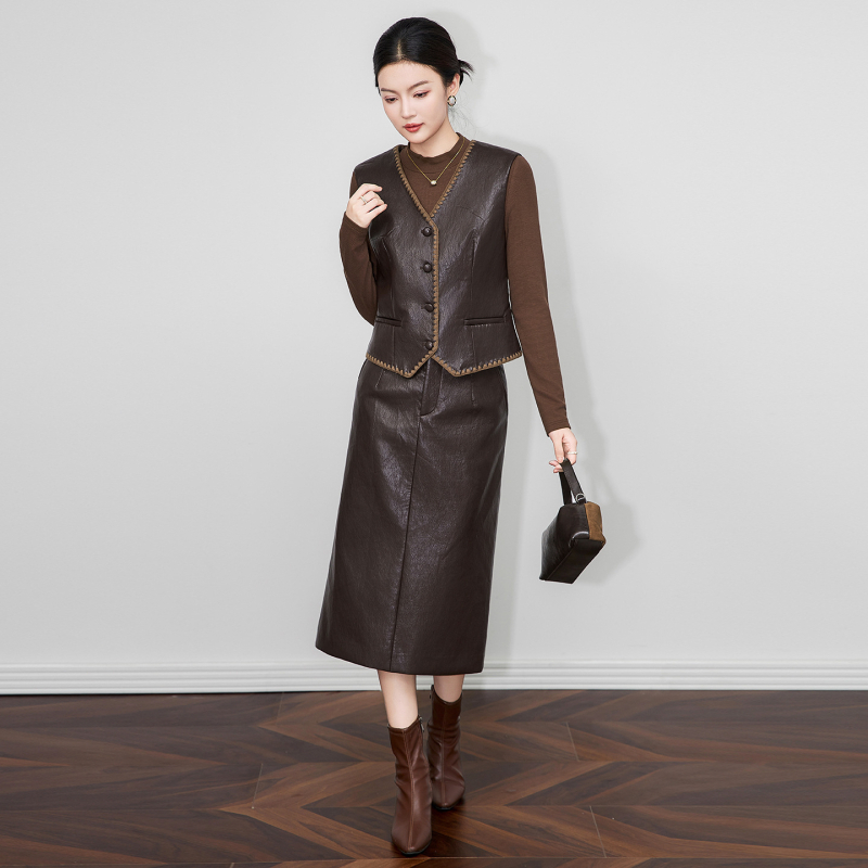 Дамски костюм с пола и безръкавна жилетка: две части, напукана PU кожа, вискозно-полиестерна смес, елегантен градски стил, зима 2025