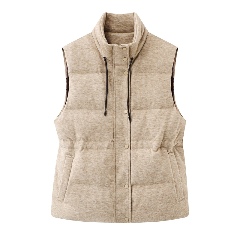 Ženski down vest sa stojećim ovratnikom i zatvaračem, srednje debljine, poliester tkanina, punilo bijelo patka perje 86–90%