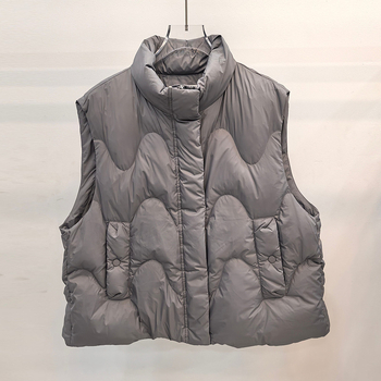 Női ujjatlan pehelyes mellény, álló gallér, poliészter, 66–70% fehér kacsa pehely töltés, cipzár, téli 2025