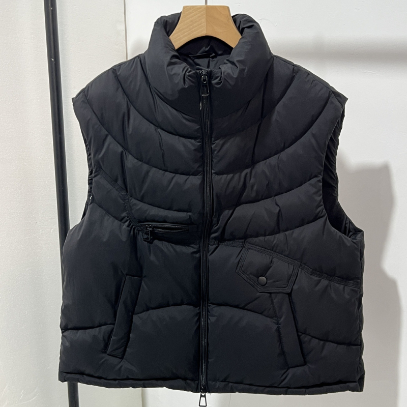 Vesta s perjem od bijele patke, stojeći ovratnik, prednji ziper, uski kroj, proljeće 2025