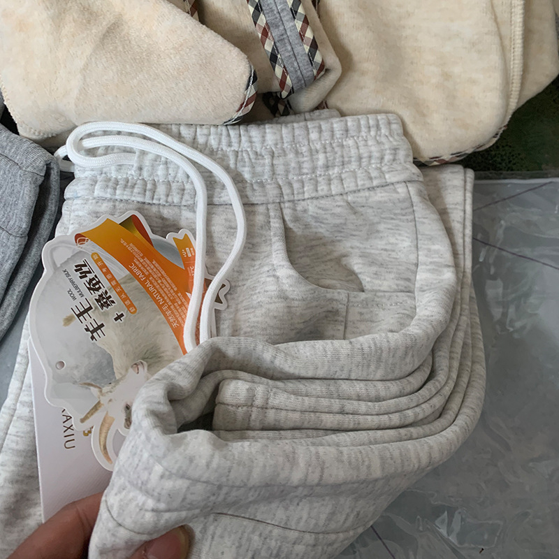 Pantalone ravnog kroja s flis podstavom, rayon s tussah svilenom, elastični pojas, vrlo debeli