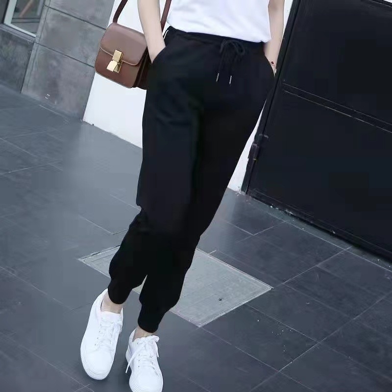 Ženske hlače ravnog kroja, slobodnog kroja; srednji pojas; 95% pamuk (romski pamuk) s spandexom; srednje teška tkanina; jesenska verzija 2025