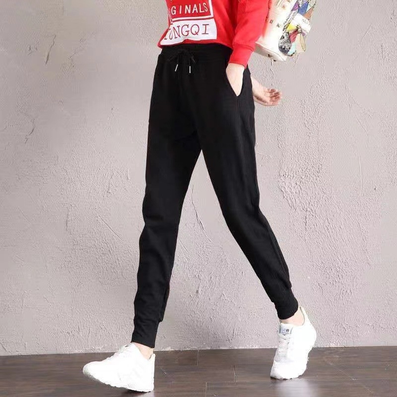 Ženske hlače ravnog kroja, slobodnog kroja; srednji pojas; 95% pamuk (romski pamuk) s spandexom; srednje teška tkanina; jesenska verzija 2025