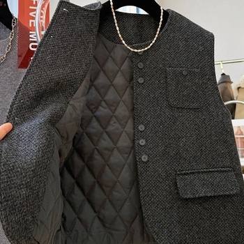 Ženski karirani quiltani vuneni prsluk, 95% vuna, kratka duljina, okrugli ovratnik