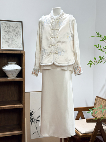 Ženska vesta u kineskom stilu s izvezanim cvjetnim motivom, stojeći ovratnik, prednje kopčanje s kopčama