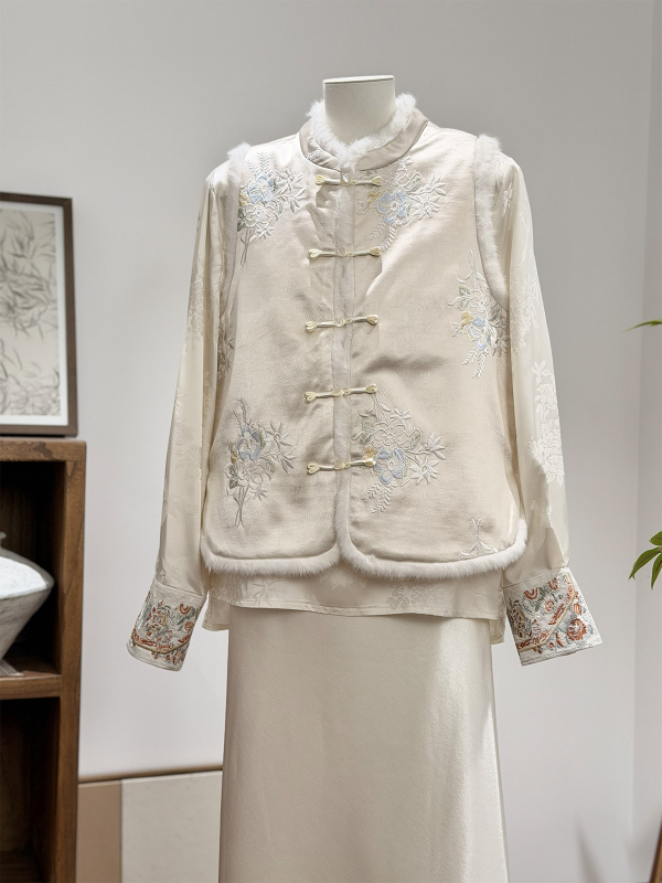 Ženska vesta u kineskom stilu s izvezanim cvjetnim motivom, stojeći ovratnik, prednje kopčanje s kopčama