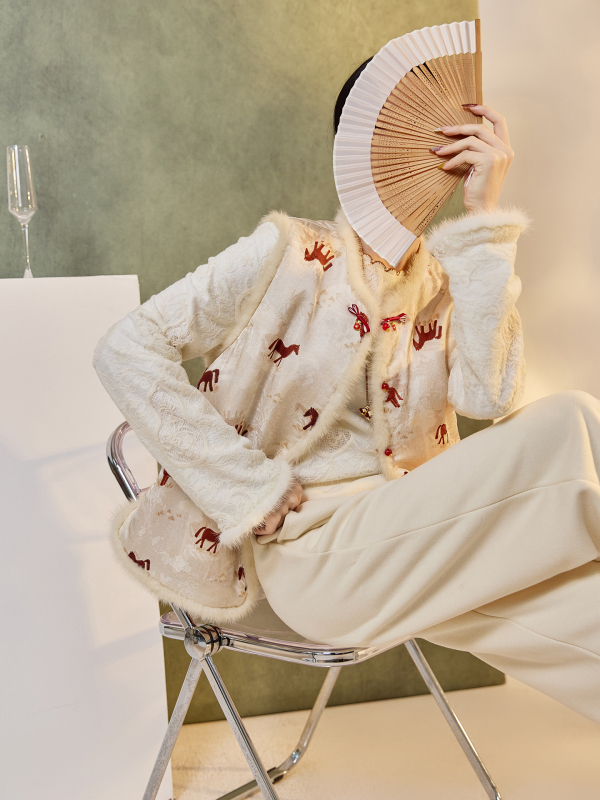 Ženska obostrana vesta od mink krzna, patchwork stil, punilo od pamuka, uzorak ponija