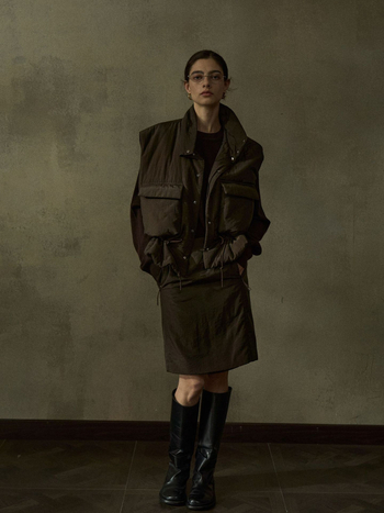 COLNE prsluk za jesen-zimu sa stojećim ovratnikom, Tencel tkanina, vuneno punjenje, prešiven dizajn, opuštena silueta