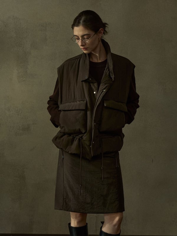 COLNE prsluk za jesen-zimu sa stojećim ovratnikom, Tencel tkanina, vuneno punjenje, prešiven dizajn, opuštena silueta