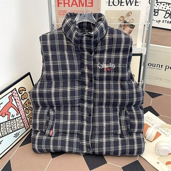 Koreai stílusú kockás ujjatlan mellény poliészter külsővel, pamut töltéssel, álló gallér, kényelmes szabás, téli modell 2025