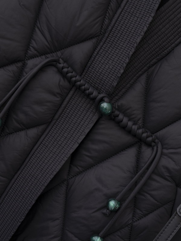 Pamut mellény V-nyakú, gyémánt háló mintás, töltet selyemhez hasonló szálakkal, poliészter szövet, szabad szabású