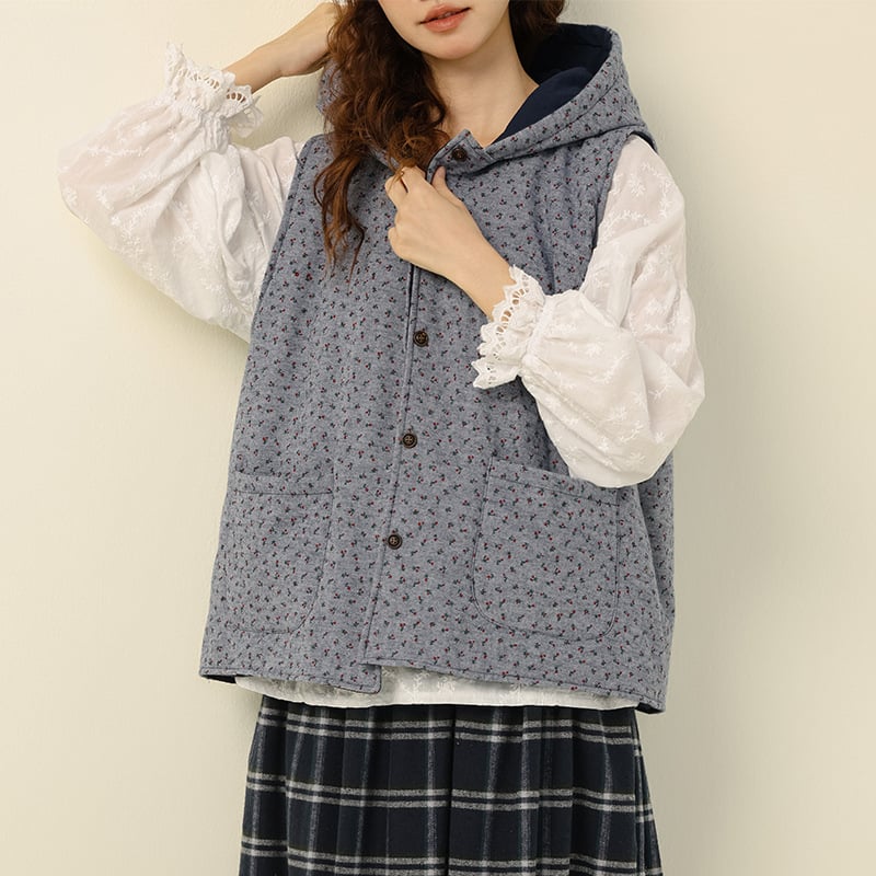 Pamut mellény kapucnival, virágos mintázat, laza szabás, Mori Girl erdő stílus, fő anyag: 95% pamut.