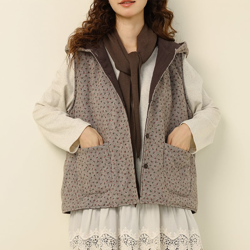 Pamut mellény kapucnival, virágos mintázat, laza szabás, Mori Girl erdő stílus, fő anyag: 95% pamut.