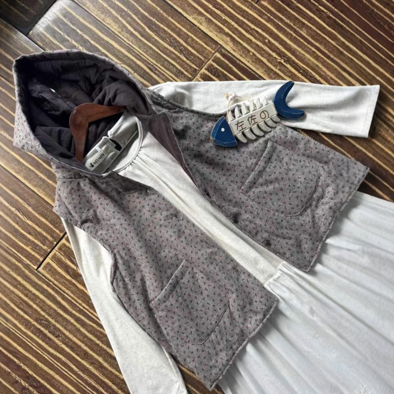 Damska kapuljačasta veste s pamukom, mali cvjetni uzorak, književno retro stil inspiriran japanskim stilom, jesen 2025