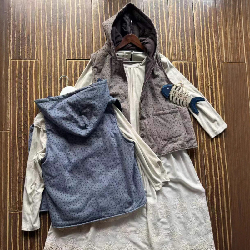 Damska kapuljačasta veste s pamukom, mali cvjetni uzorak, književno retro stil inspiriran japanskim stilom, jesen 2025