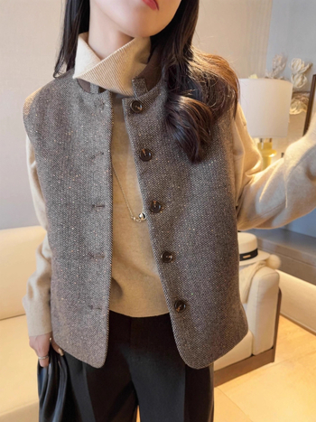 Ženski bezrukavni vuneni prsluk, šiven s stojećim ovratnikom, šljokice, punilo od imitacije svile-pamuka, jednostruko kopčanje, za žene — zima 2025