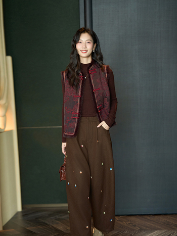 Gilet od Silk Song Brocade sa stojećim ovratnikom, jacquard tkanina, podstava od imitacije svile i pamuka, tri gumba, kineski retro stil