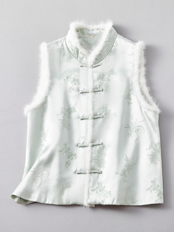 Vesta u stilu Hanfu sa stojećim ovratnikom, podstavljena mink krznom, jacquard satin acetatnog materijala, smjesa triacetata i poliestera