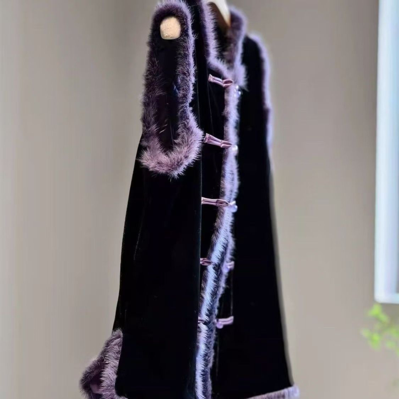 Geometrijska Chenille vest s polo ovratnikom, regular kroj, duljina 50–65 cm