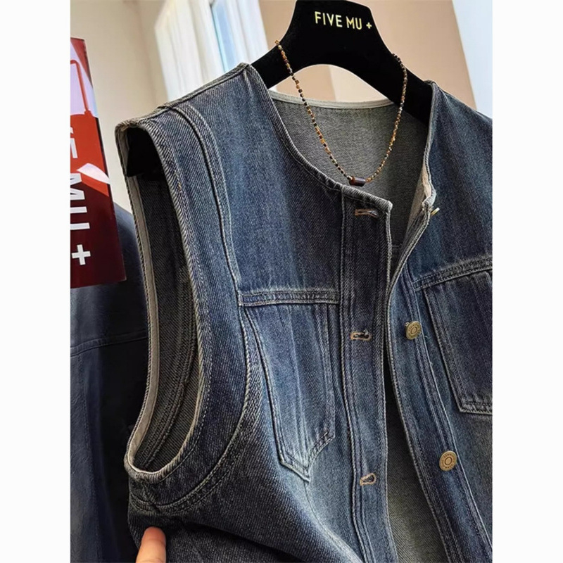Ženski džins vest-jakna, okrugli izrez, širok kroj, bez rukava, materijal denim/pamuk, proljeće 2025