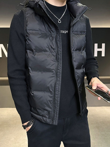 Vesta masculină cu glugă, căptușită din poliester, țesătură principală poliester, căptușeală poliester, croială lejeră, culoare solidă, toamnă 2025