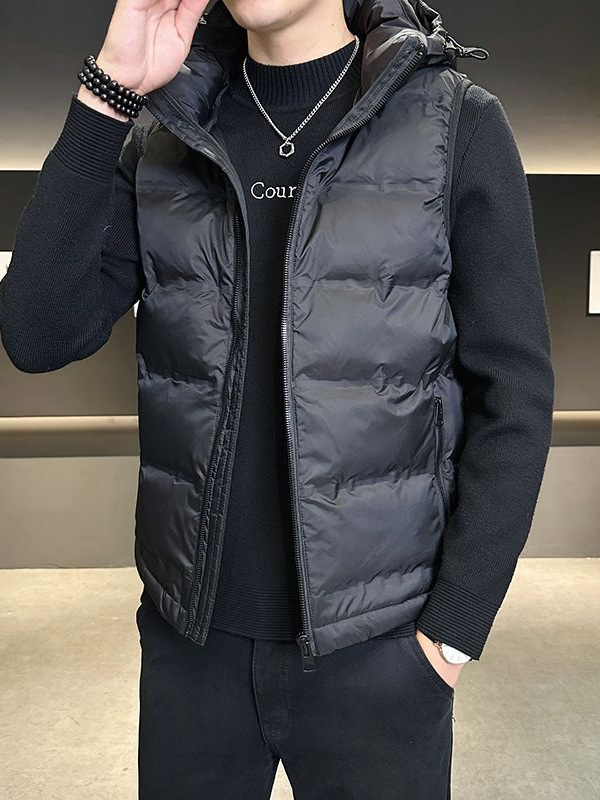 Vesta masculină cu glugă, căptușită din poliester, țesătură principală poliester, căptușeală poliester, croială lejeră, culoare solidă, toamnă 2025