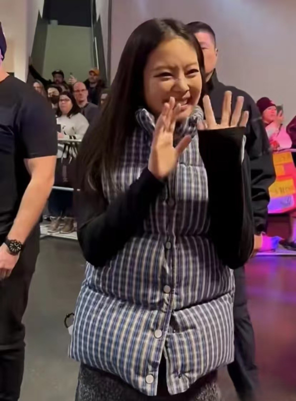 Mellény pamutból poliészter töltettel (álló gallér, kockás minta, laza szabás, egyrészes gombolás)