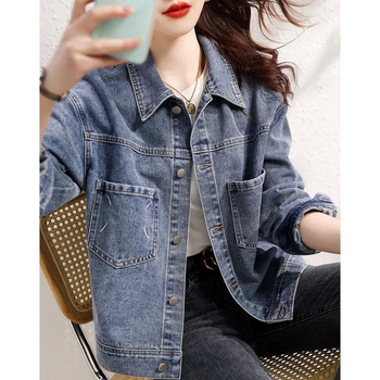 Ženska kratka traper jakna s polo ovratnikom, ležernog kroja, duge rukave, pamuk denim, duljina 50–65 cm