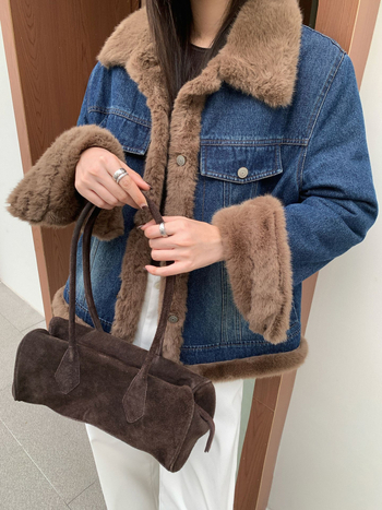 Női farmerdzseki fleece béléssel, lazított szabás, közepes hosszúságú, retró stílus, farmeranyag 70–80% pamut, poliészter