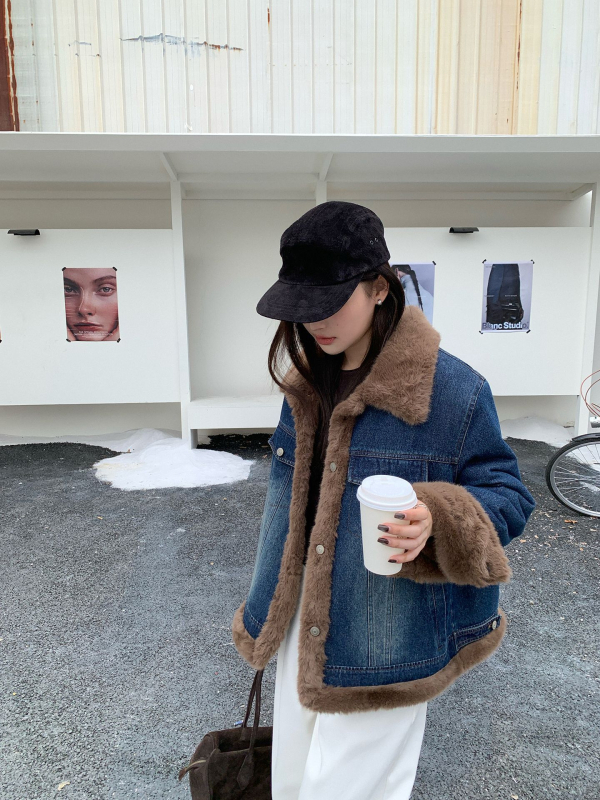 Női farmerdzseki fleece béléssel, lazított szabás, közepes hosszúságú, retró stílus, farmeranyag 70–80% pamut, poliészter