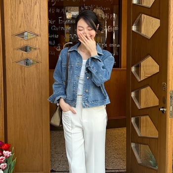 Ženska pamučna jakna s dugim rukavima, opuštenog kroja, rever ovratnik, kopčanje na jedno dugme