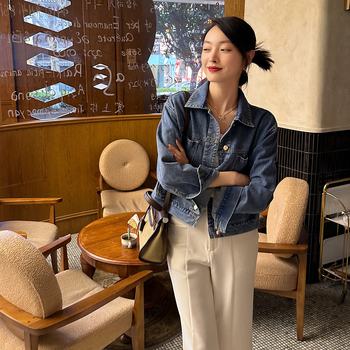 Ženska pamučna jakna s dugim rukavima, opuštenog kroja, rever ovratnik, kopčanje na jedno dugme