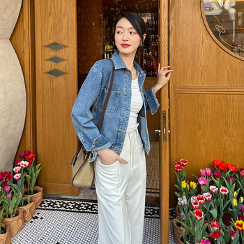 Ženska pamučna jakna s dugim rukavima, opuštenog kroja, rever ovratnik, kopčanje na jedno dugme