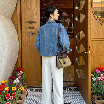 Ženska pamučna jakna s dugim rukavima, opuštenog kroja, rever ovratnik, kopčanje na jedno dugme