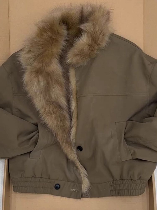 Ženski parka u vojno-zelena boja, s krznom, radnog stila, zima 2025