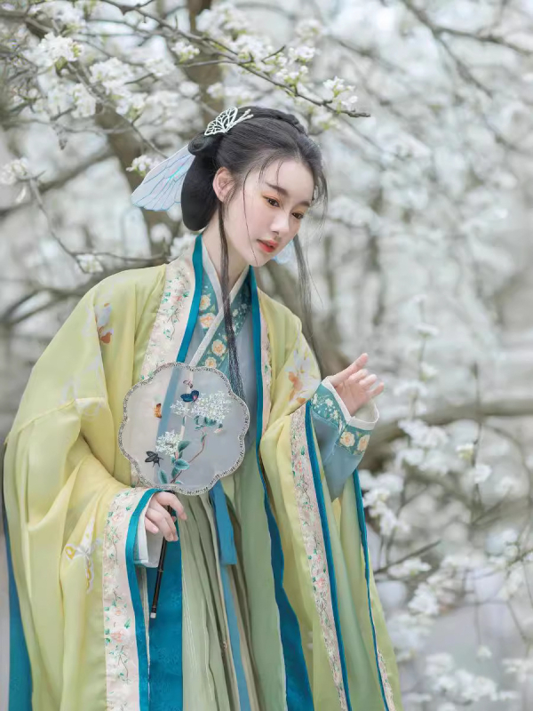 Hanfu troslojni set za žene s košulom do struka i širokim rukavima, 90% poliester / 10% kemijska vlakna, našiveni detalji, Chanpe