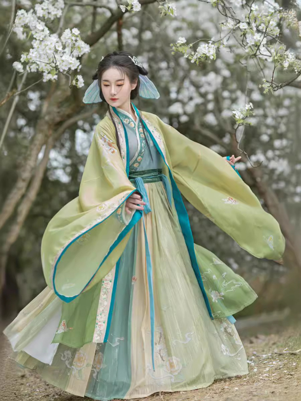 Hanfu troslojni set za žene s košulom do struka i širokim rukavima, 90% poliester / 10% kemijska vlakna, našiveni detalji, Chanpe