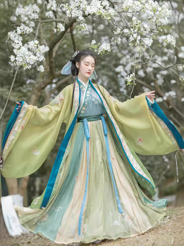 Hanfu troslojni set za žene s košulom do struka i širokim rukavima, 90% poliester / 10% kemijska vlakna, našiveni detalji, Chanpe