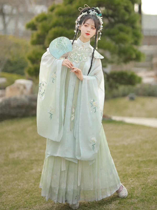 Ženski Hanfu set — vezani stojeći ovratnik i križni ovratnik, duga haljina i suknja do struka; Guofeng Ming stil; proljetna 2023 kolekcija; za Hanfu prilike; acetat vlakno ispod 30%; tisak