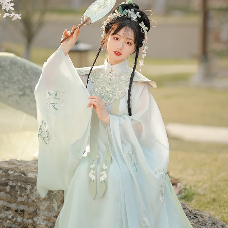 Ženski Hanfu set — vezani stojeći ovratnik i križni ovratnik, duga haljina i suknja do struka; Guofeng Ming stil; proljetna 2023 kolekcija; za Hanfu prilike; acetat vlakno ispod 30%; tisak