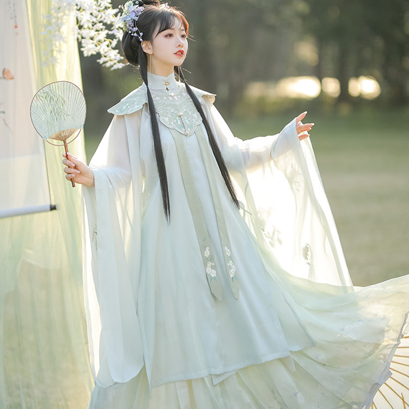 Ženski Hanfu set — vezani stojeći ovratnik i križni ovratnik, duga haljina i suknja do struka; Guofeng Ming stil; proljetna 2023 kolekcija; za Hanfu prilike; acetat vlakno ispod 30%; tisak