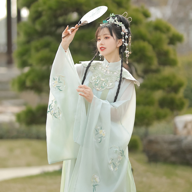 Ženski Hanfu set — vezani stojeći ovratnik i križni ovratnik, duga haljina i suknja do struka; Guofeng Ming stil; proljetna 2023 kolekcija; za Hanfu prilike; acetat vlakno ispod 30%; tisak
