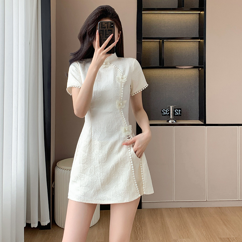 Két darabos készlet: kínai stílusú cheongsam ruha jacquard pillangóvarrással és rövidnadrág, poliészter 70–80% tartalom, nyár 2024, Jiangnan