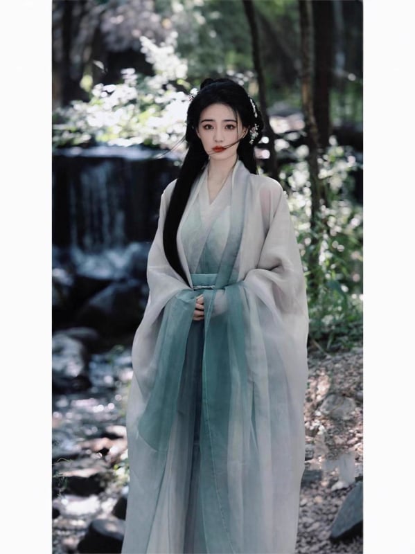 Hanfu set pre ženy, inšpirovaný starovekými dynastiami, top s krížovým golierom a širokými rukávmi, sukňa po páse, šifón látka, 95%+ polyester, tie-dye technika